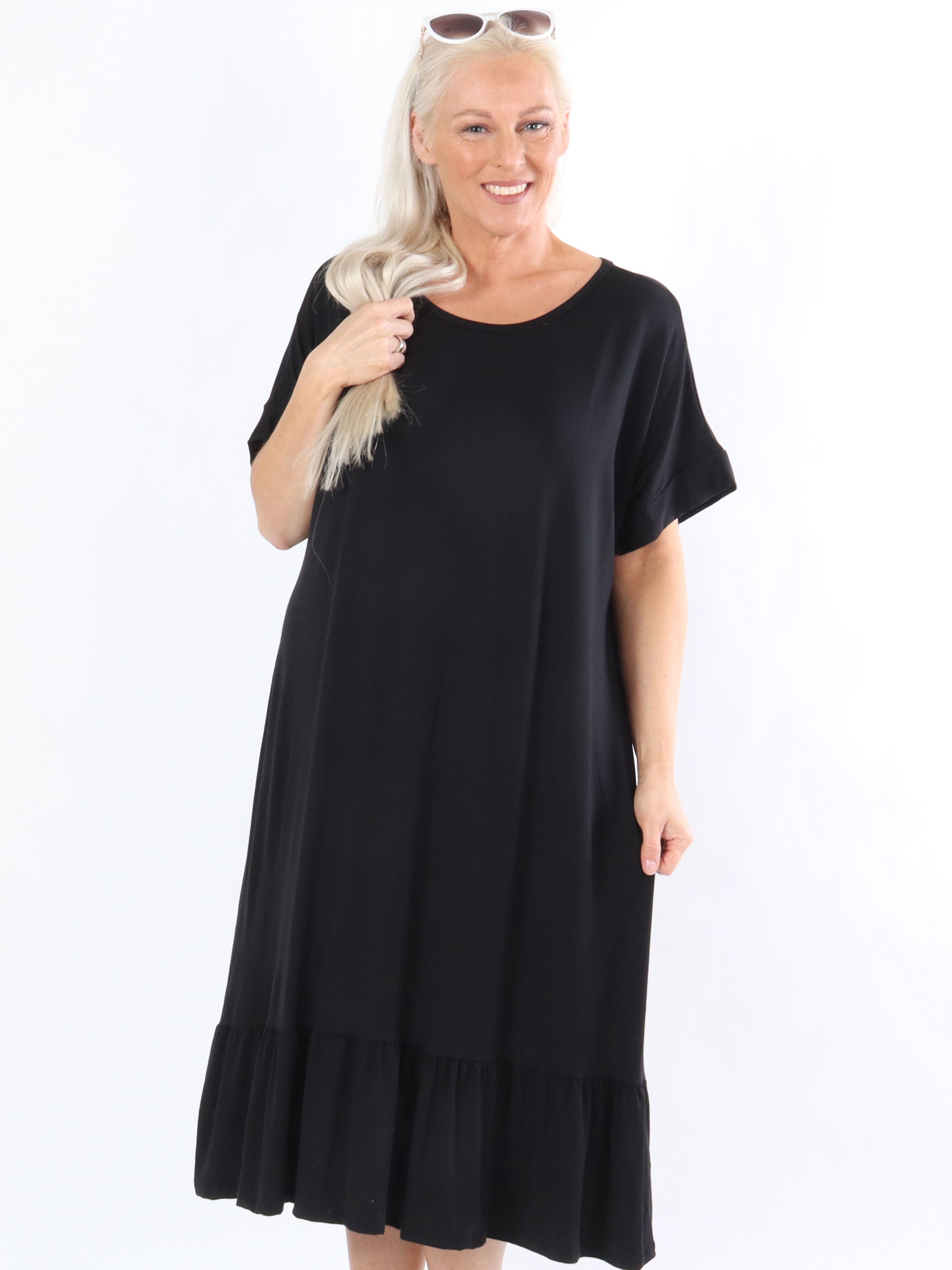 Marisol - Armygrøn jersey kjole med lille flæsekant